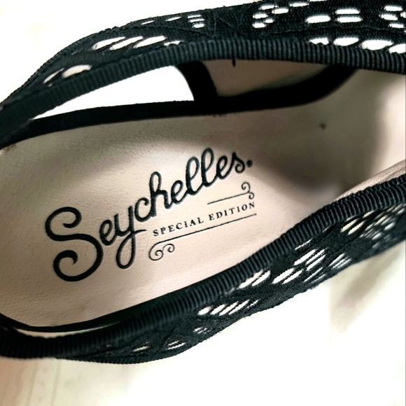 Seychelles Special Edition Black Slingback Bowed Stiletto Pumps Size 7 - Picture 7 of 8